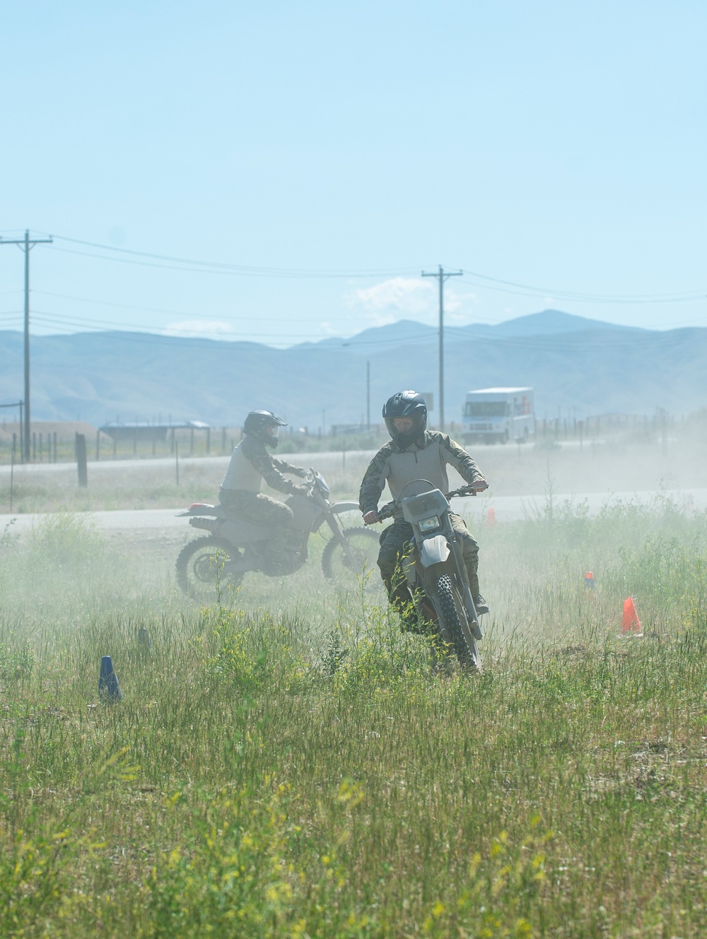 124th ASOS Airmen Kick Up Dirt