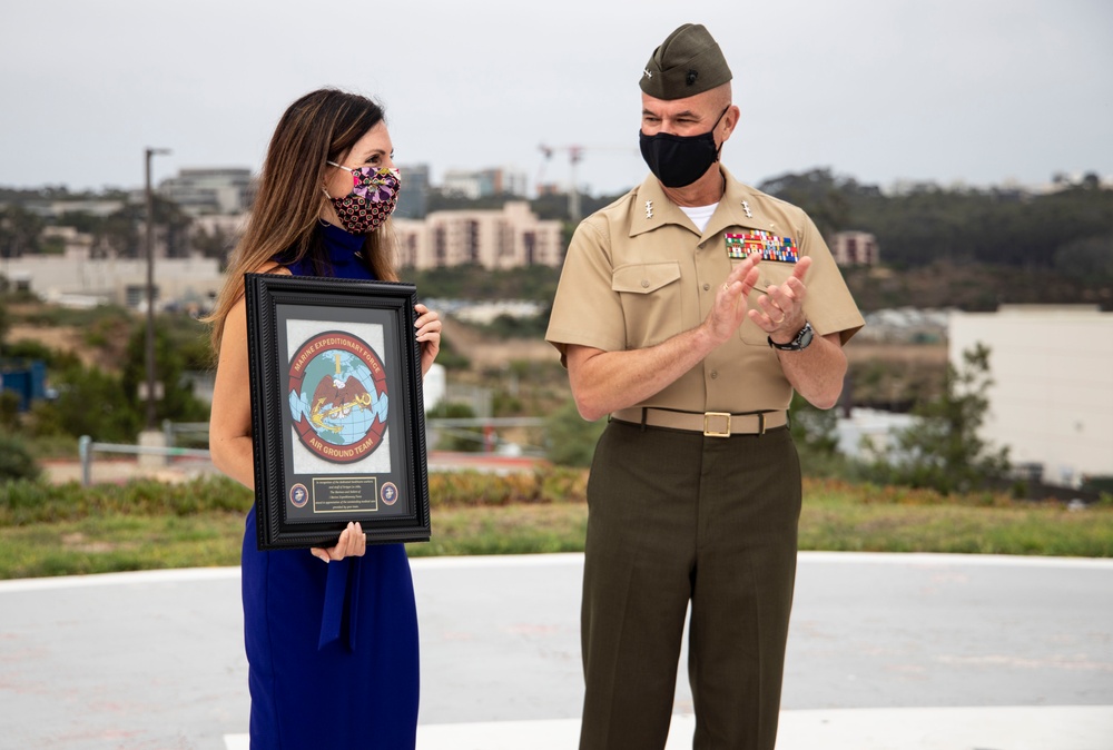 I MEF leaders thank healthcare workers with coins, plaque