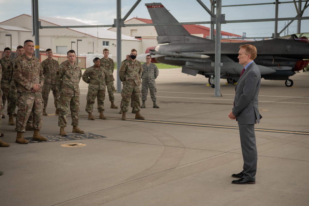 Sen. Lankford visits 138th Fighter Wing