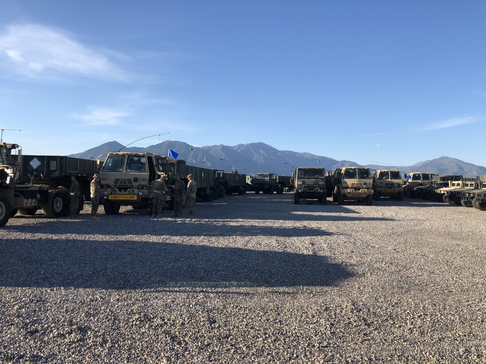 118th Transportation Company conduct a Pre-Convoy Inspection