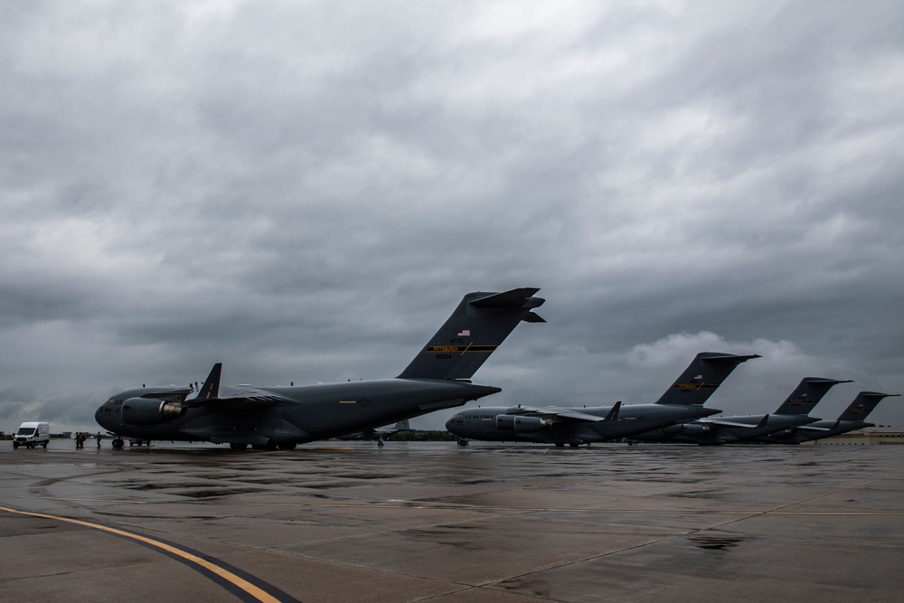 DVIDS Images Wrapping up the day [Image 1 of 2]