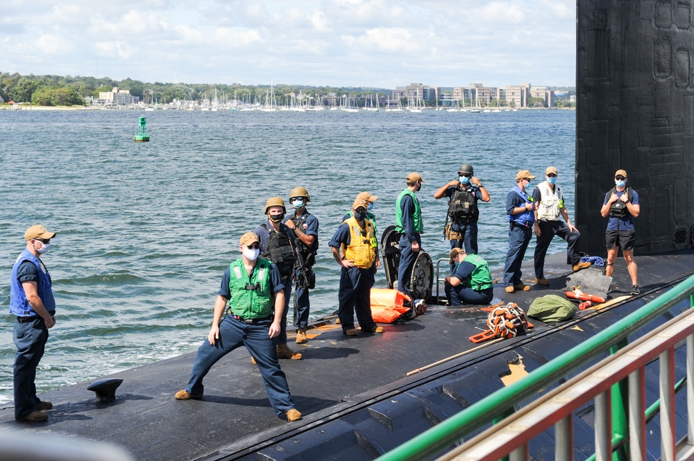 USS Texas Arrives in Groton