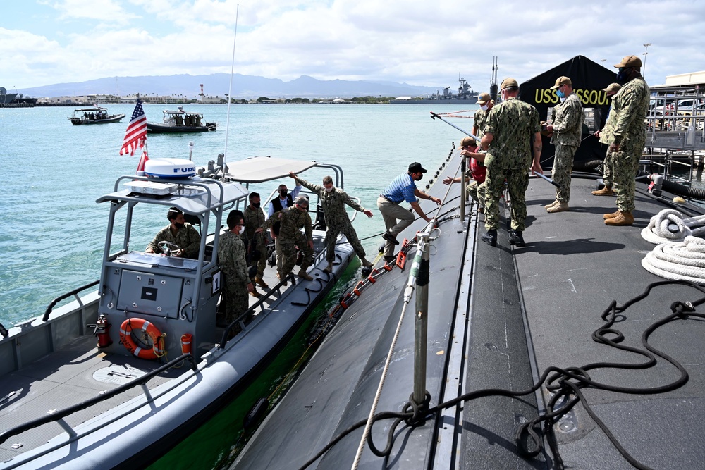 SECDEF Visits USS Missouri (SSN 780)