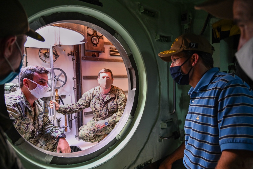 SECDEF Visits USS Missouri (SSN 780)