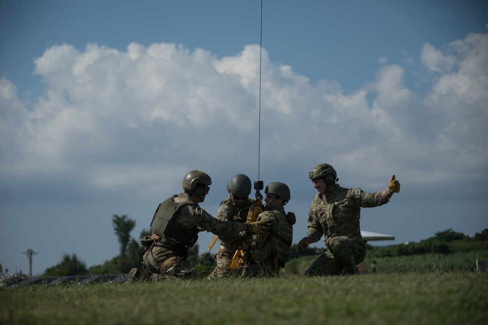 1st SFG (A) Green Berets rehearse helicopter rescue operations