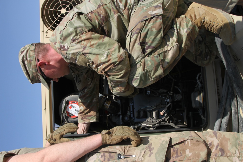 Desert Yankee Demonstrates Task Force Command and Control on the Move