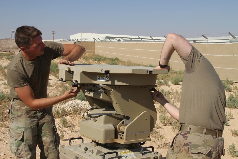 Desert Yankee Demonstrates Task Force Command and Control on the Move