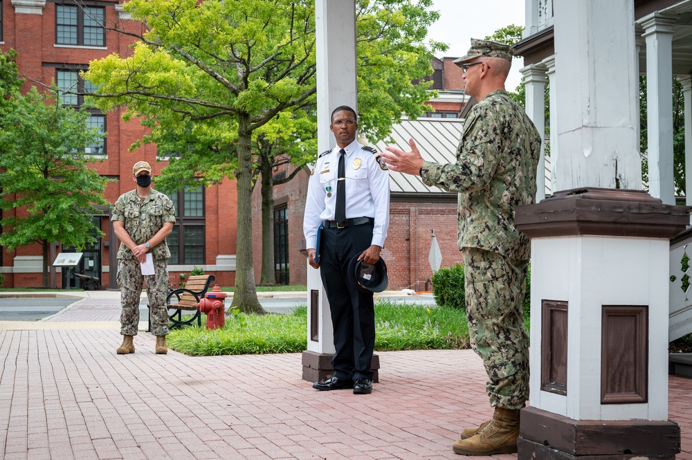 Federal police officer recognized for lifesaving actions onboard Washington Navy Yard