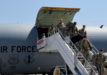 AZ Guardsmen return from mobilization to Wisconsin