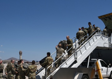AZ Guardsmen return from mobilization to Wisconsin