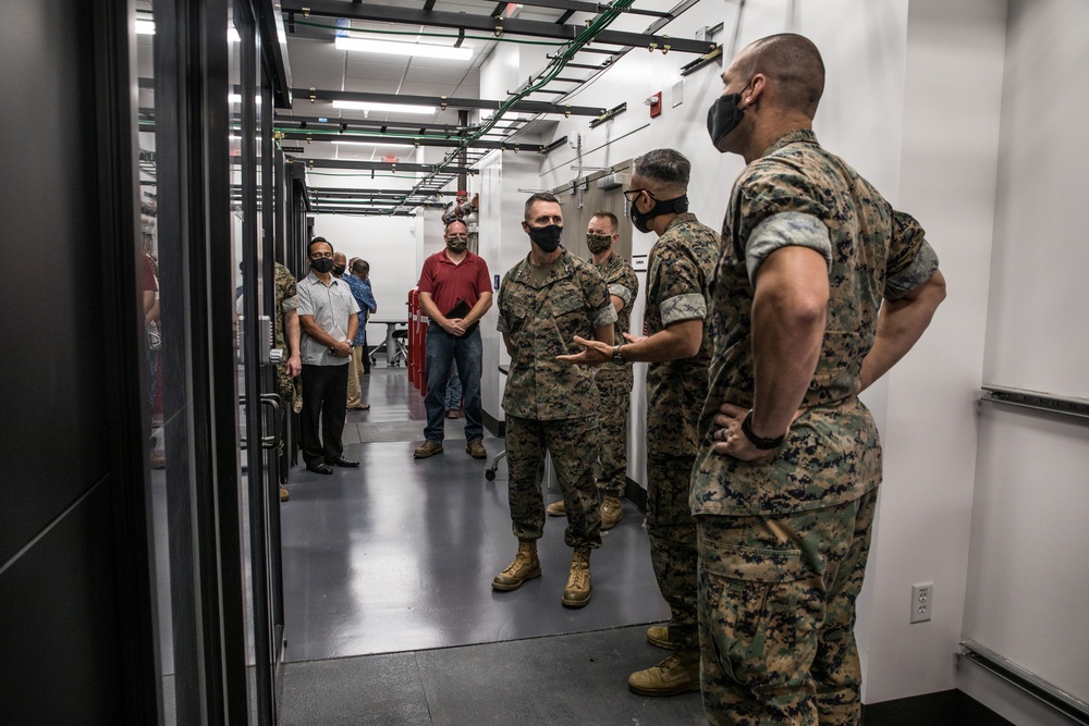 1st Marine Division Commanding General Visits New MCI-West Data Center
