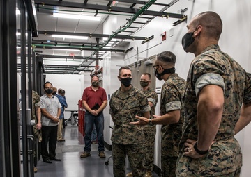 1st Marine Division Commanding General Visits New MCI-West Data Center