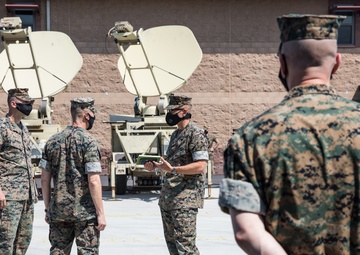1st Marine Division Commanding General Visits New MCI-West Data Center