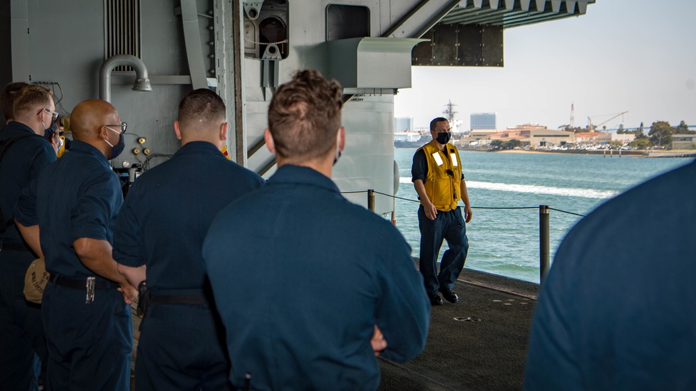 USS Carl Vinson (CVN 70) Arrives in San Diego