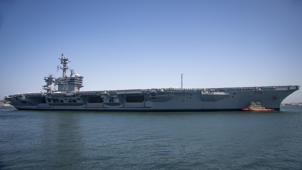 USS Carl Vinson (CVN 70) Arrives in San Diego