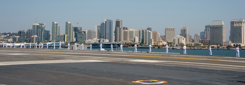 USS Carl Vinson (CVN 70) Arrives in San Diego