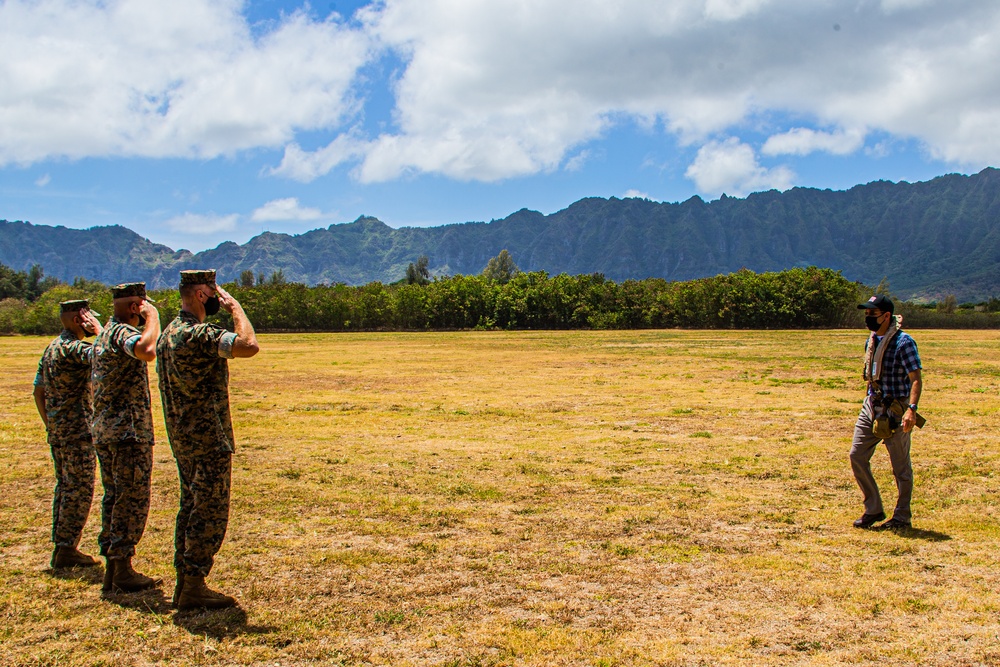 Secretary of Defense visits Hawaii Marines