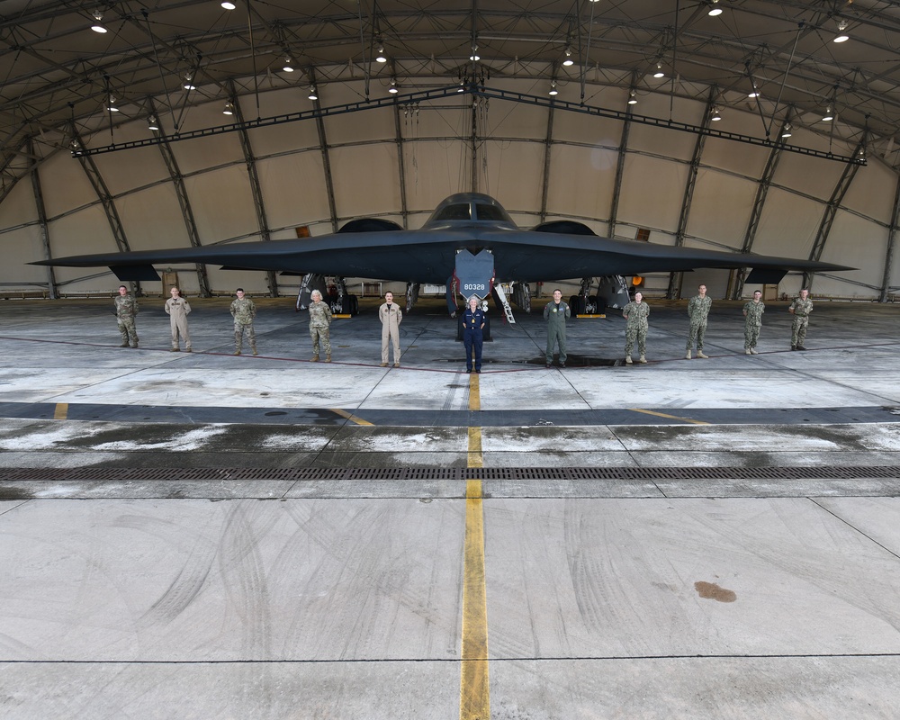 Naval Support Facility Diego Garcia leaders tour B-2 Spirit