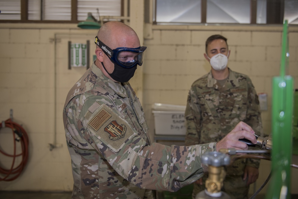 Leadership Rounds: 60th Maintenance Group