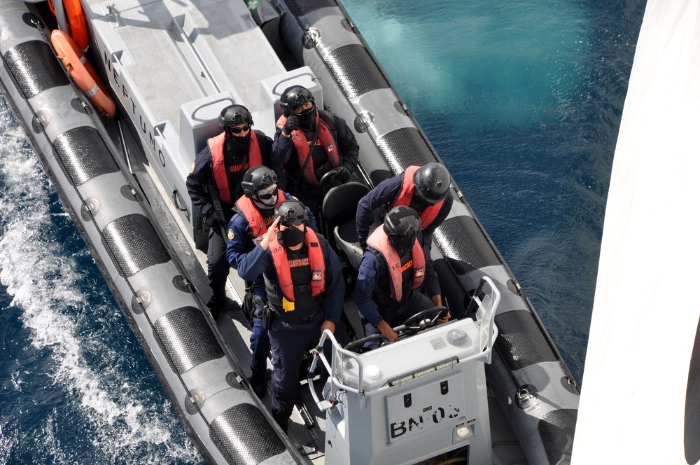 U.S. Coast Guard, Ecuadorian navy conduct joint patrol off Galapagos Islands