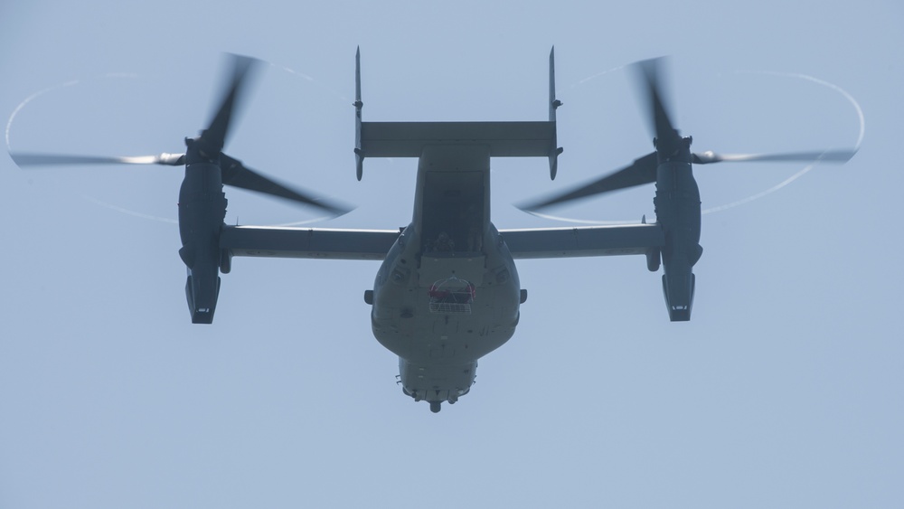 SERE specialists connect with Ospreys, conduct rescue hoist operations