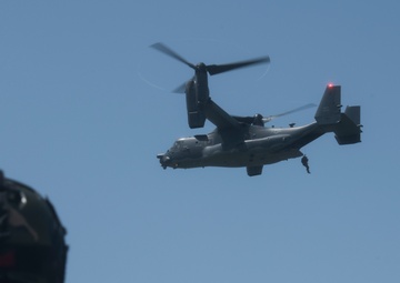 SERE specialists connect with Ospreys, conduct rescue hoist operations
