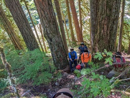 304th Rescue Squadron Guardian Angels Rescue Lost Father and Daughter Near Mt. Hood