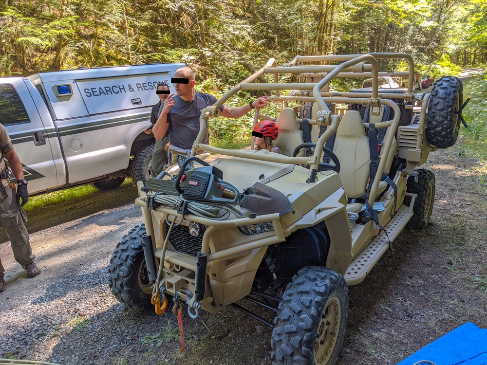 304th Rescue Squadron Guardian Angels Rescue Lost Father and Daughter Near Mt. Hood