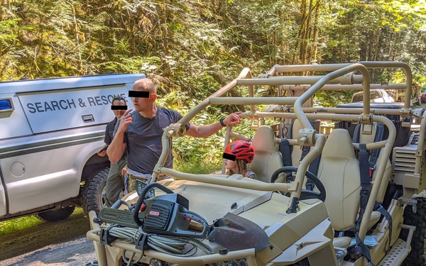 304th Rescue Squadron Guardian Angels Rescue Lost Father and Daughter Near Mt. Hood