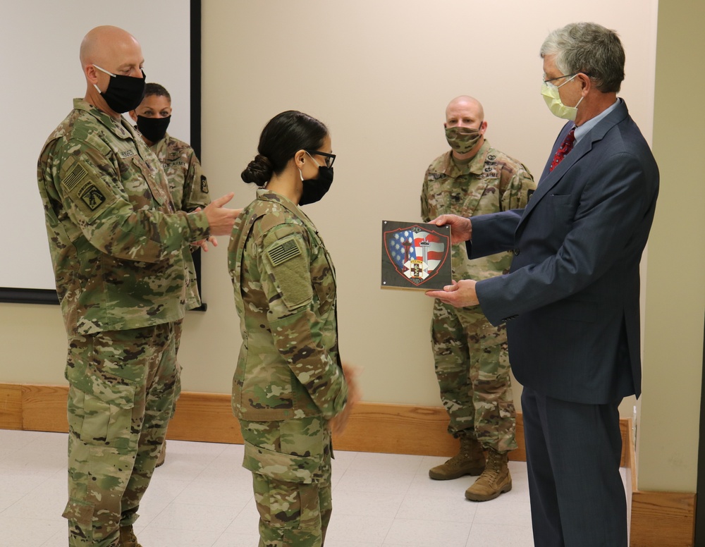 Christus Santa Rosa Medical Center awards soldiers from UAMTF-627