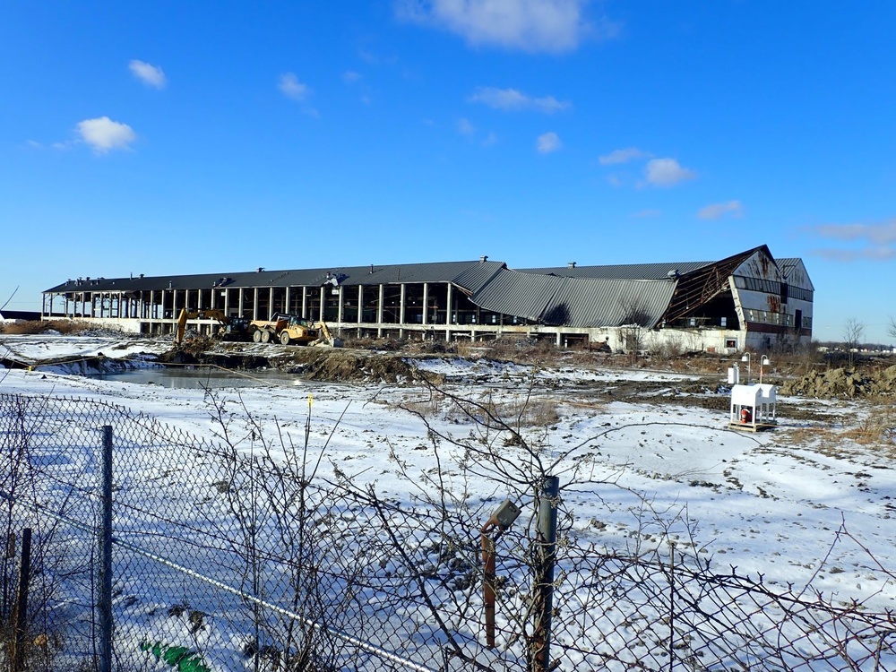 CONTRACT AWARDED FOR PRODUCTION BUILDING REMOVAL AT THE  LUCKEY FUSRAP SITE