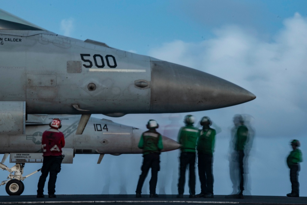 USS Ronald Reagan (CVN 76) Night Operations