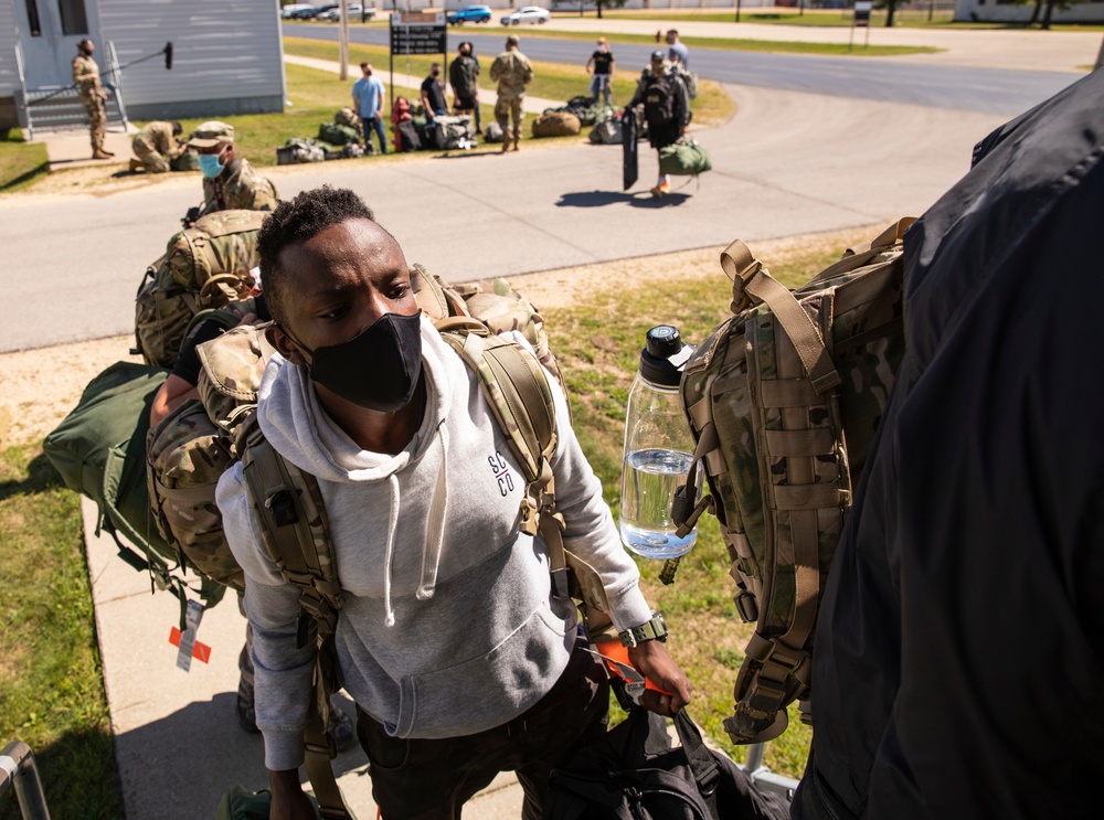 2020 U.S. Army Reserve Best Warrior Competition – Soldiers arrive