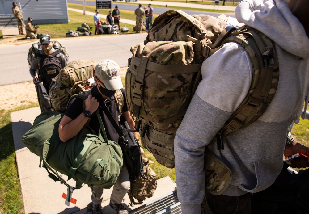 2020 U.S. Army Reserve Best Warrior Competition – Soldiers arrive