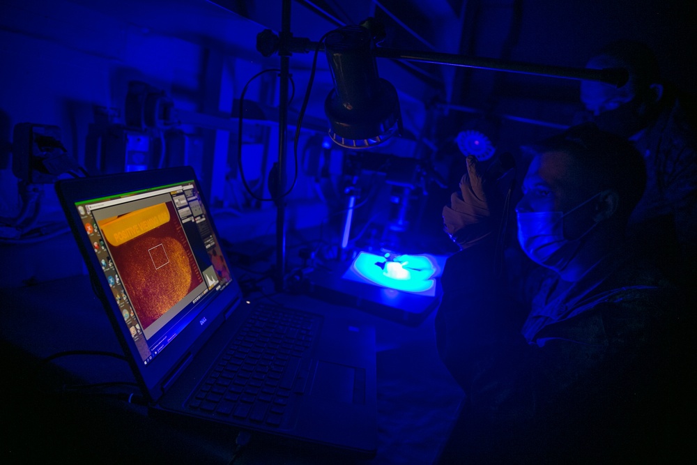 3d LE demonstrates fingerprint capabilities aboard USS America