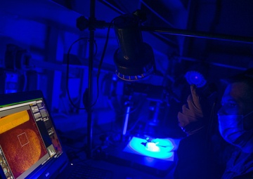 3d LE demonstrates fingerprint capabilities aboard USS America