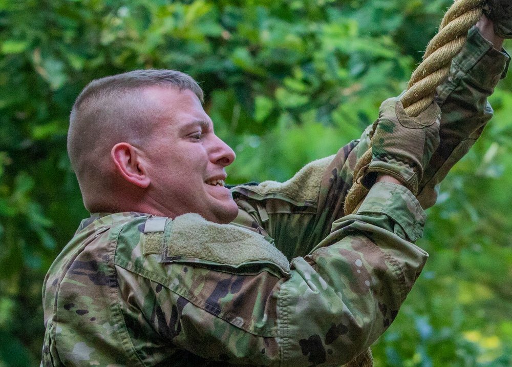 2020 U.S. Army Reserve Best Warrior - Obstacle Course