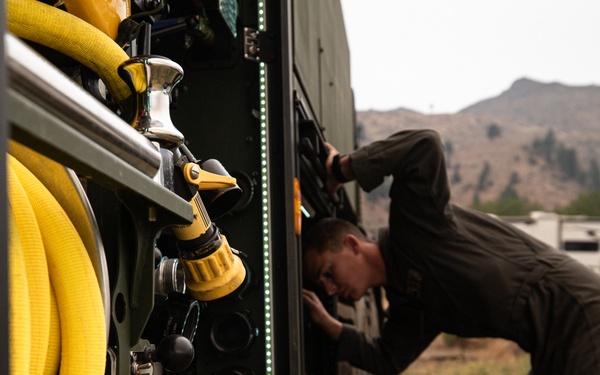 Marine Crash Fire Rescue joins Slink Fire battle