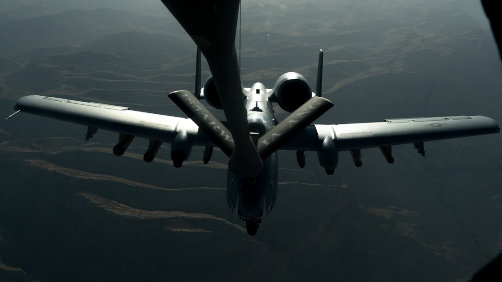 A-10 Thunderbolt II receiving fuel