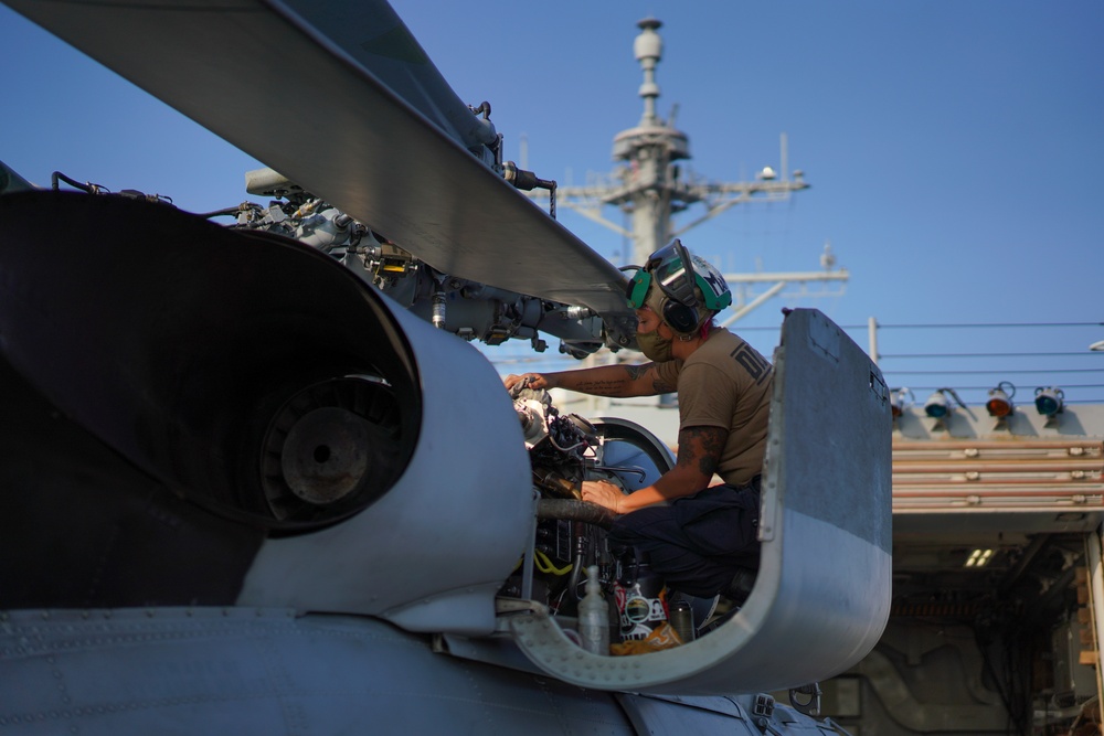 USS Halsey Conducts Helicopter Operations