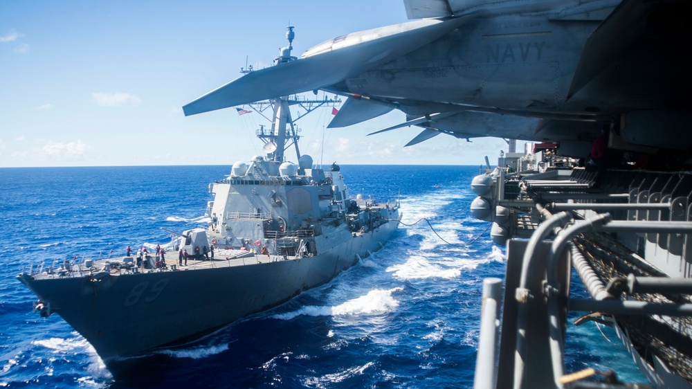 USS Mustin Recieves Fuel From USS Ronald Reagan