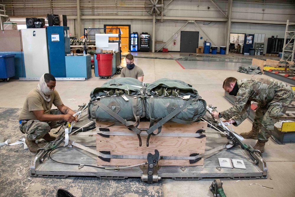 97 AMW in Photos: assembling mobility aircrew training
