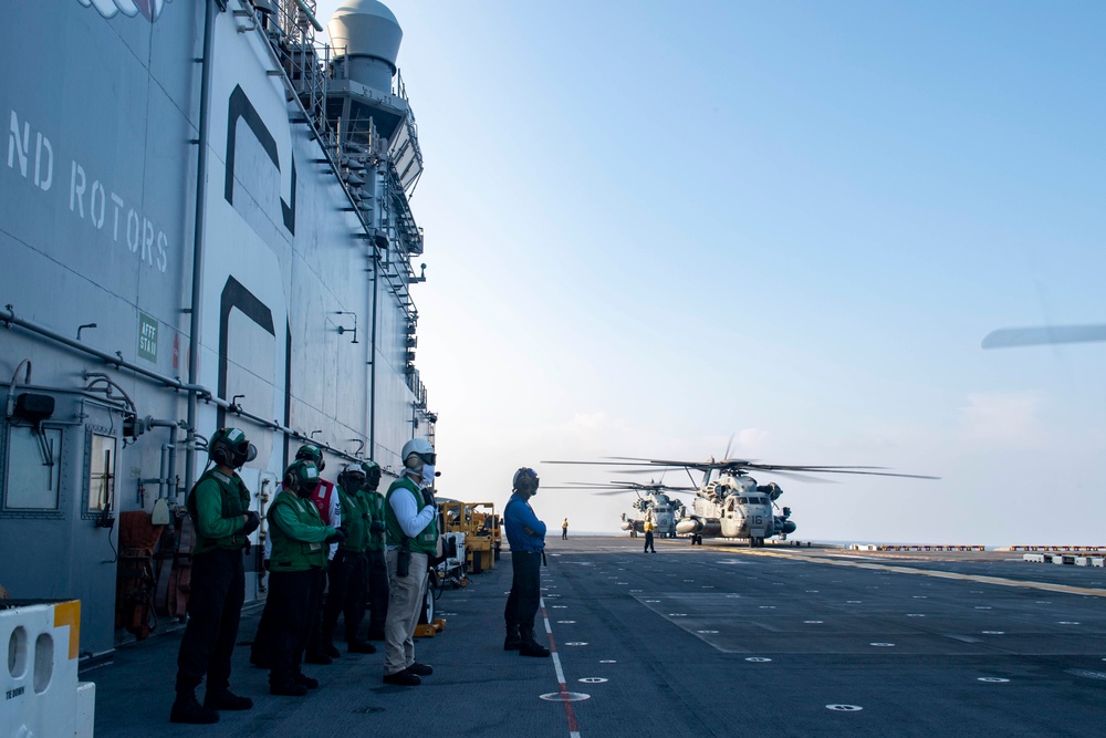 USS America (LHA 6) And 31st Marine Expeditionary Unit Conduct VBSS Exercise