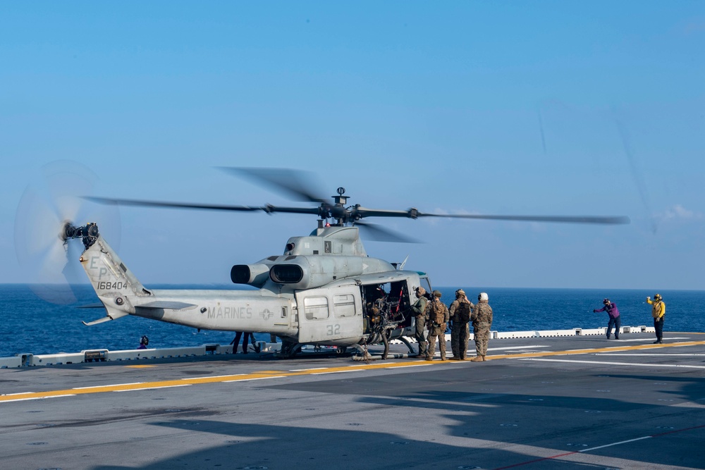 USS America (LHA 6) And 31st Marine Expeditionary Unit Conduct VBSS Exercise