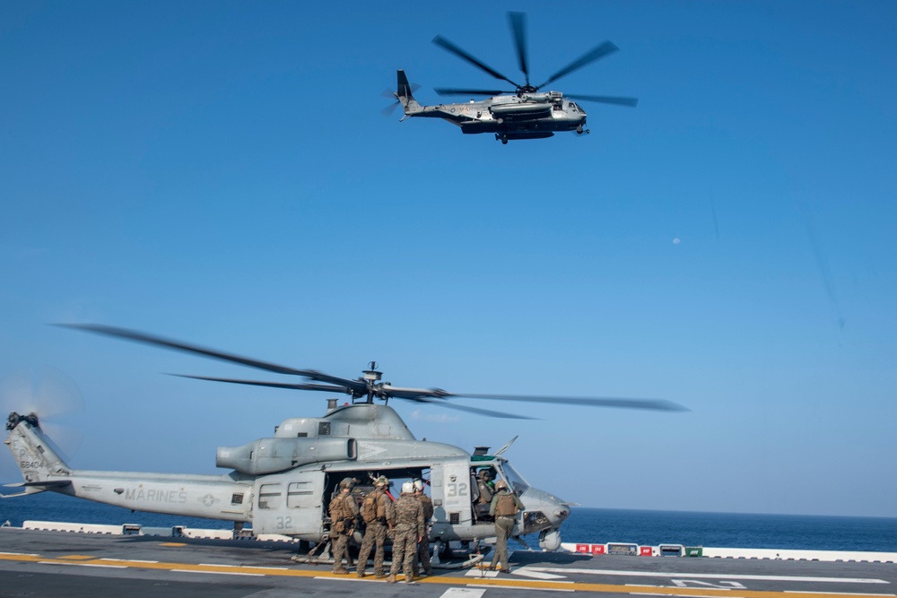 USS America (LHA 6) And 31st Marine Expeditionary Unit Conduct VBSS Exercise