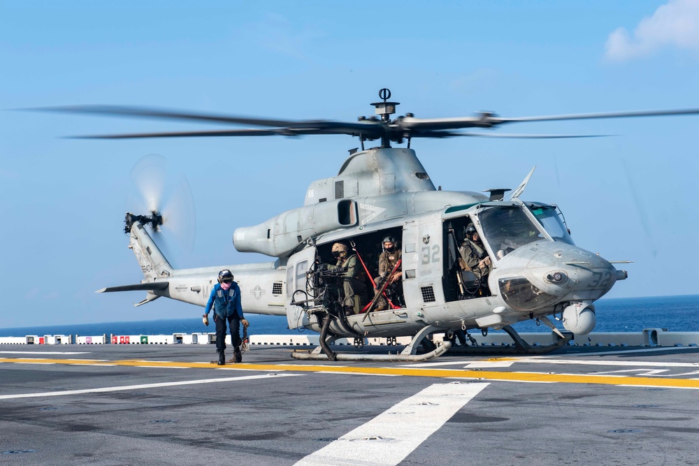 USS America (LHA 6) And 31st Marine Expeditionary Unit Conduct VBSS Exercise