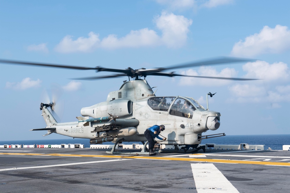 USS America (LHA 6) And 31st Marine Expeditionary Unit Conduct VBSS Exercise