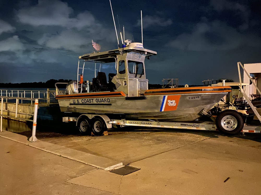 Coast Guard rescues 6 people from the water near Disappearing Island
