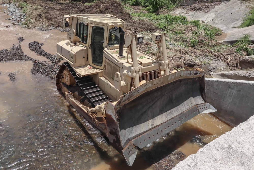 Cleaning and Dereadging Coamo River