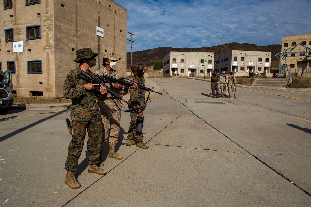15th MEU Marines, Sailors participate in FET basic engagement course